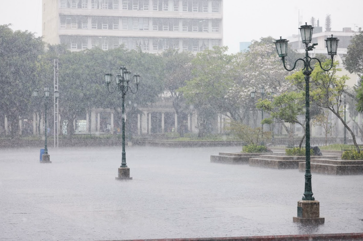 La alerta naranja del MSPAS responde al incremento de lluvias y los riesgos de ello. / Foto: Álvaro Interiano y Dickéns Zamora.