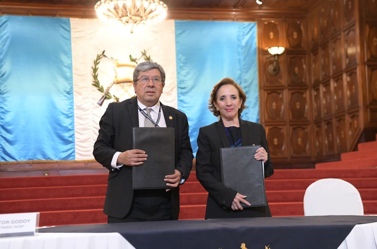 La firma de este convenio representa un paso significativo en la lucha contra la desnutrición en Guatemala. / Foto: Carlos Jacinto.
