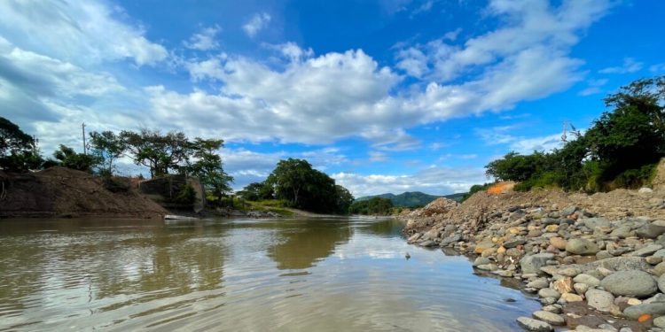 Ministerio de Ambiente aclara que licencia ambiental del proyecto Cerro Blanco no está vigente