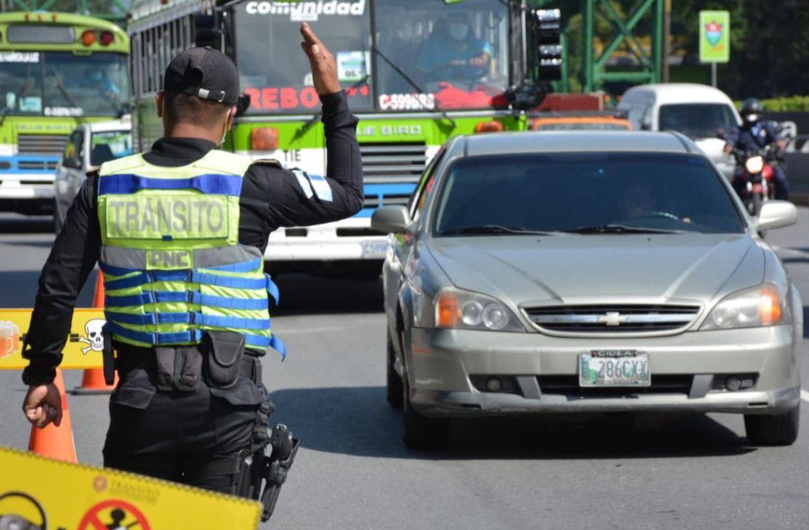 Iniciativa 64-02: Congreso busca aliviar carga económica extendiendo plazo para pago de impuesto vehicular