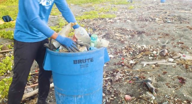 Recolectan 3 mil libras de desechos en El Paredón, Sipacate
