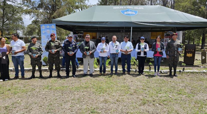 Sembrando Huella una Iniciativa para un futuro más verde en Jalapa