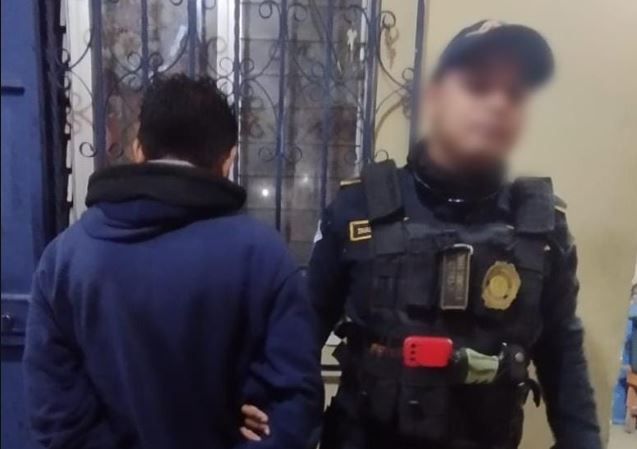 Allanamiento en San José Pinula resulta en la captura de sospechosa de extorsión