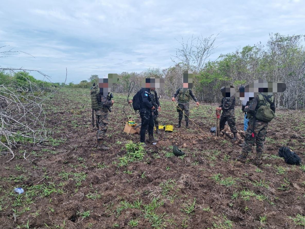 Destruyen otra pista clandestina en Petén