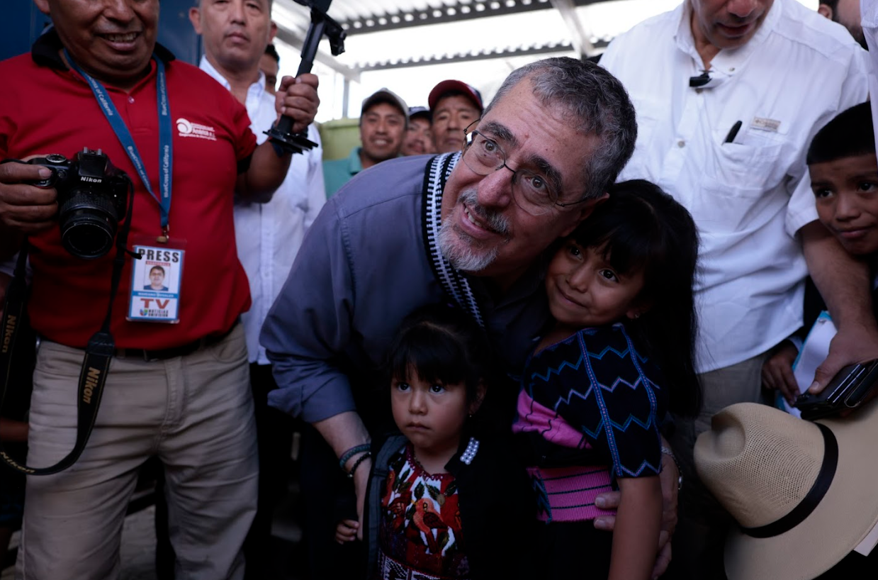 La visita del Presidente ocurrió en el marco de la vacunación contra el sarampión y la polio. / Foto: Noé Pérez.