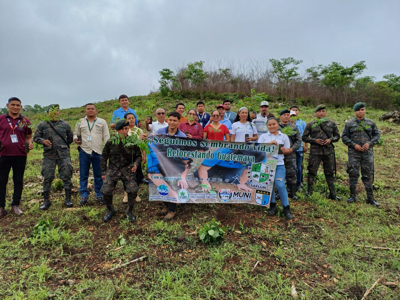 Seguimiento a la campaña de reforestación Sembrando Huella en Petén