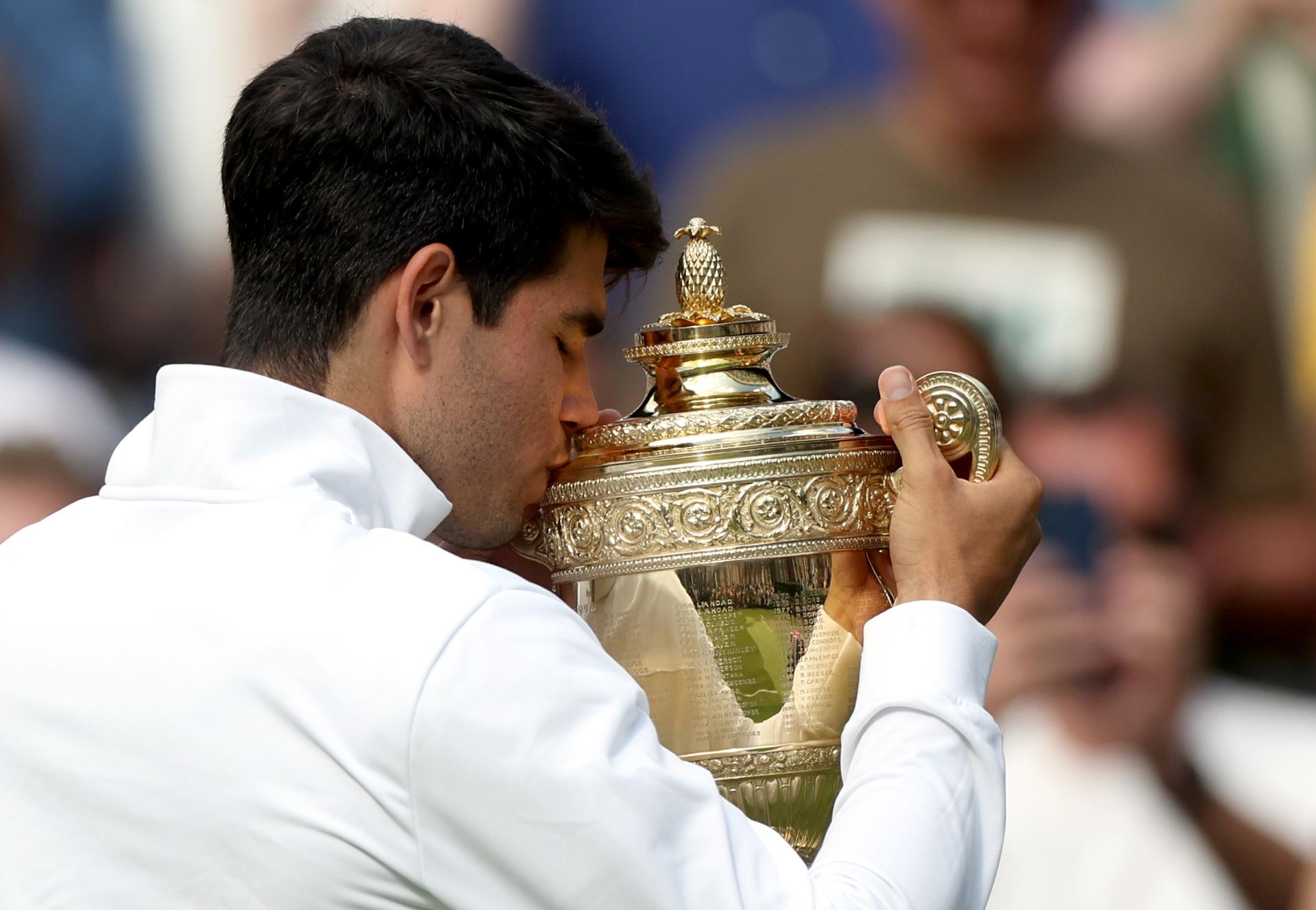 El rey Carlos II se corona en Wimbledon