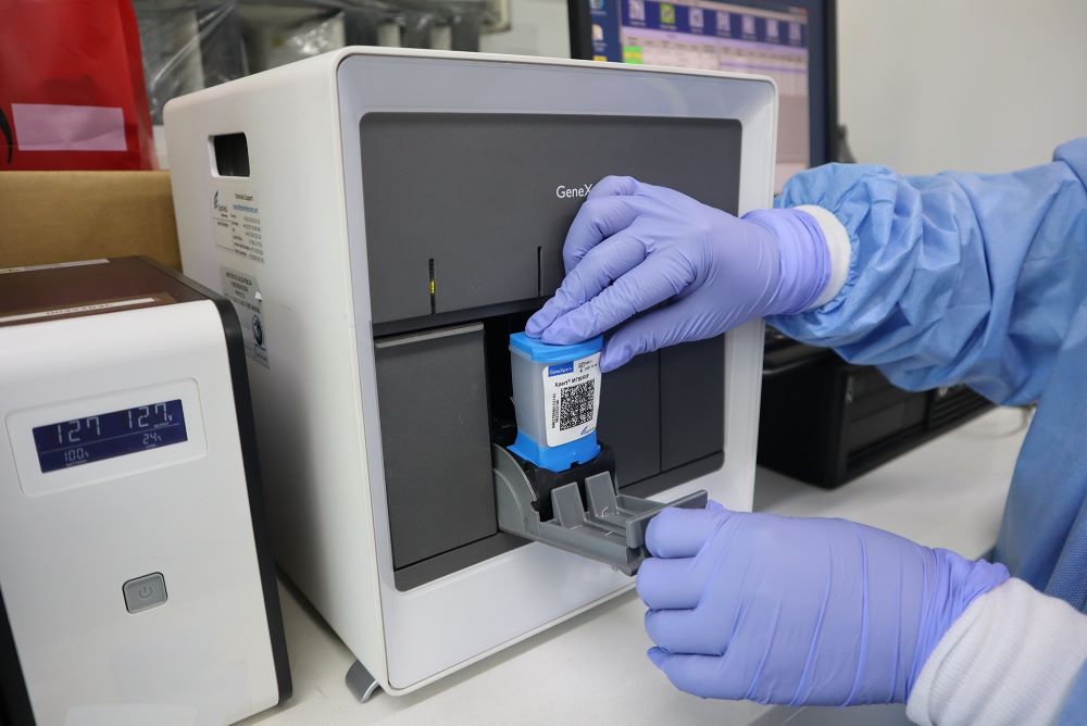 Laboratorio Nacional de Salud recibe acreditación para dos pruebas para diagnosticar tuberculosis