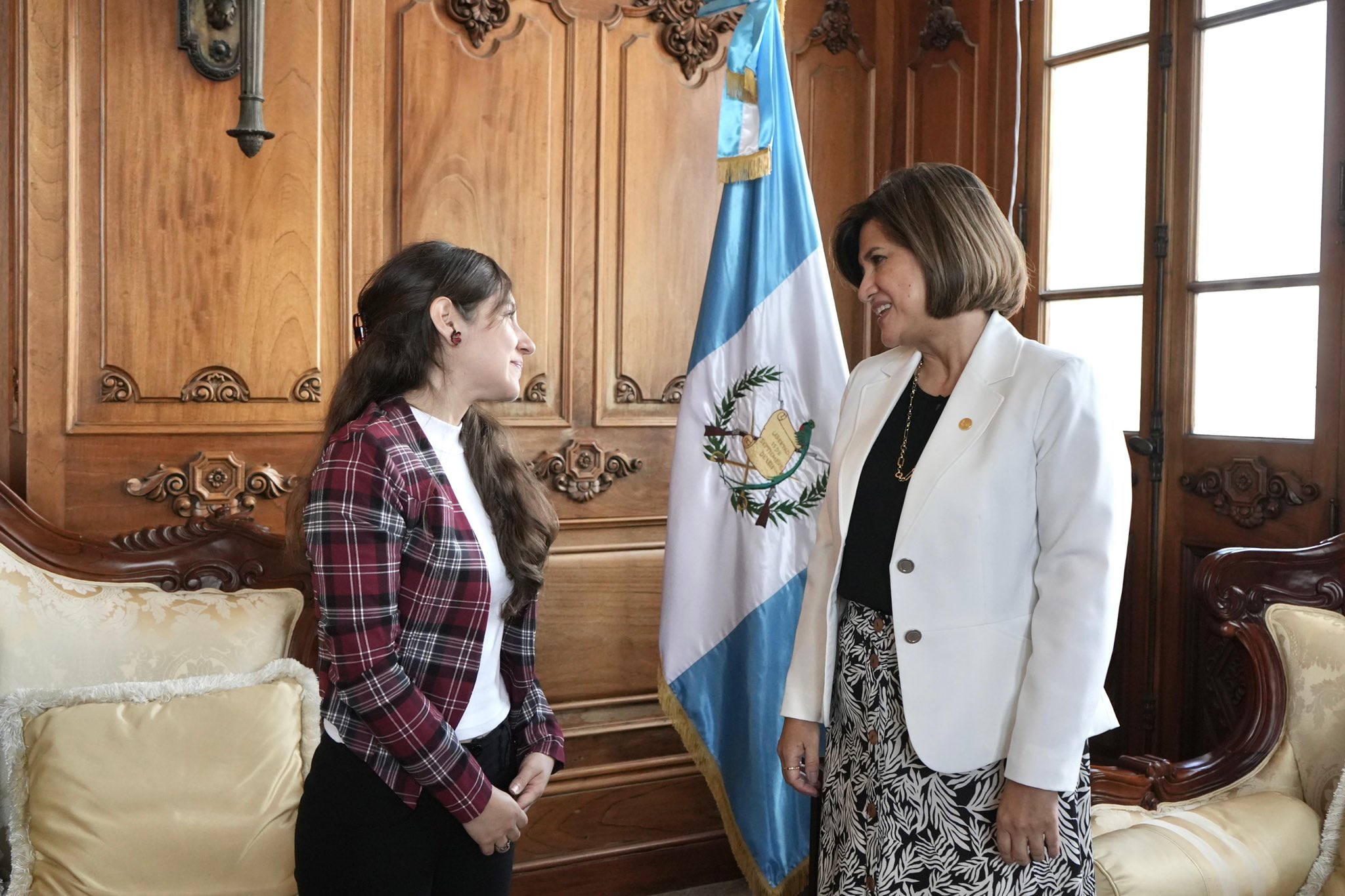 María Isabel Amorín se reunió con la vicepresidenta Karin Herrera. /Foto: Vicepresidencia de la República.