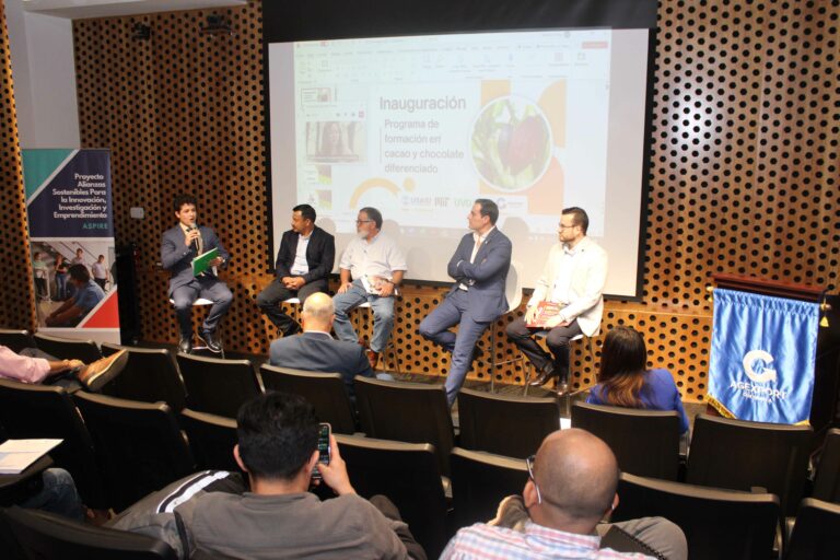 Entregan 32 becas para especializarse en cacao y chocolate diferenciado