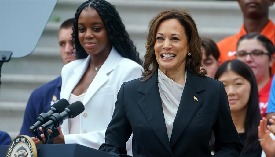 Kamala Harris alcanza el apoyo de suficientes delegados para garantizar su nominación