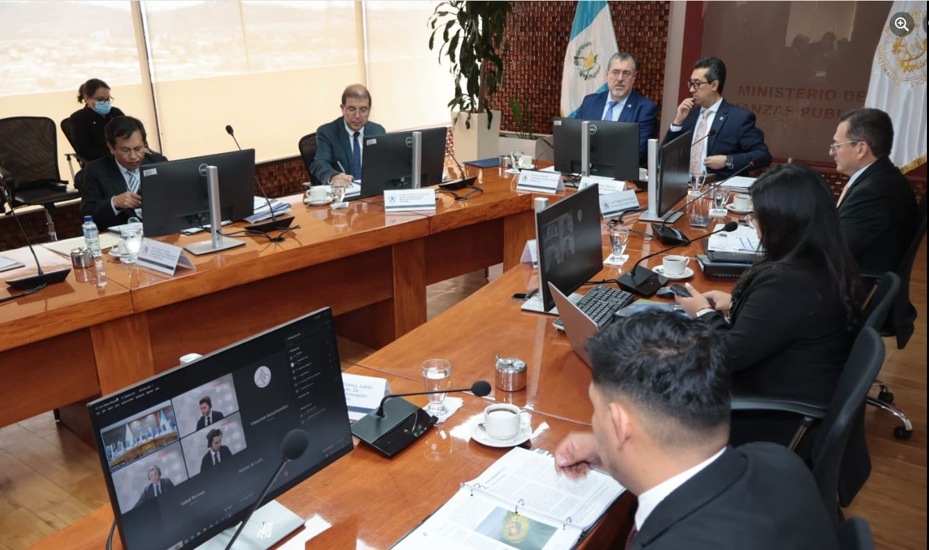 Ministerio de Finanzas coloca mil 400 millones de dólares en Bonos del Tesoro