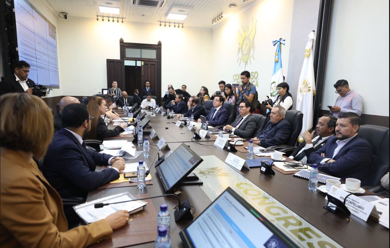 Ejecutivo atendió mil 5 citaciones ante el Congreso en 7 meses