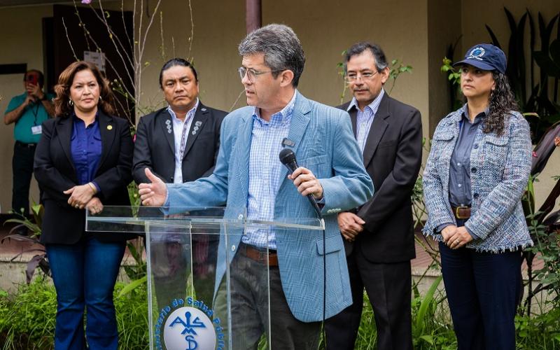 Ministro de Salud, Joaquín Barnoya, se presentó junto a su equipo de trabajo ante el personal de salud. / Foto: MSPAS.