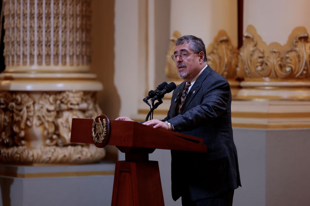 El presidente Bernardo Arévalo, durante conferencia de prensa sobre la negativa del Congreso a aprobar el estado de calamidad.