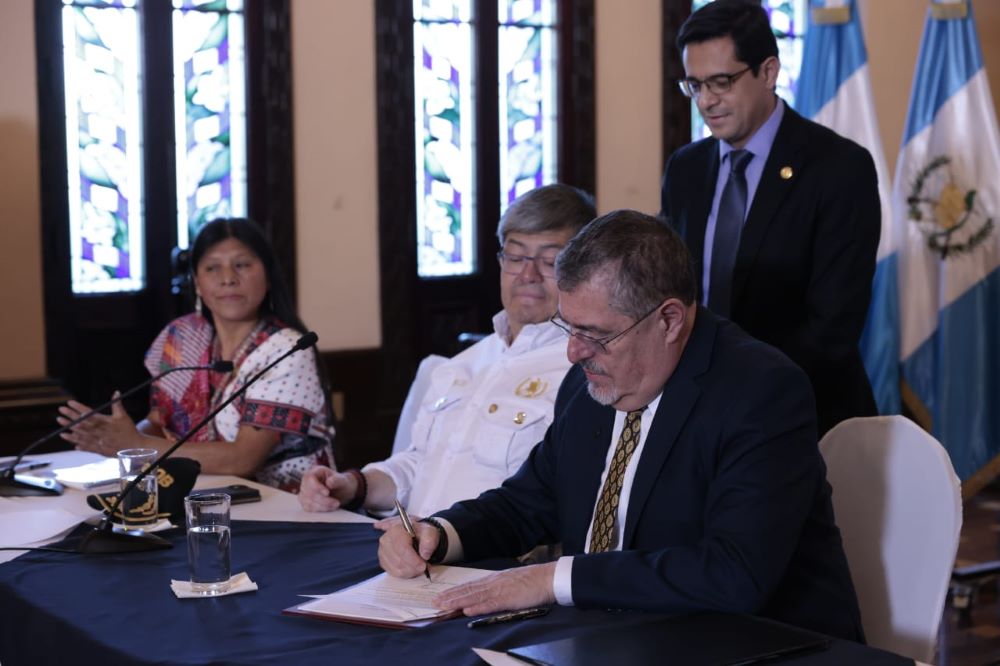 Presidente Arévalo reafirma compromiso con las mujeres indígenas