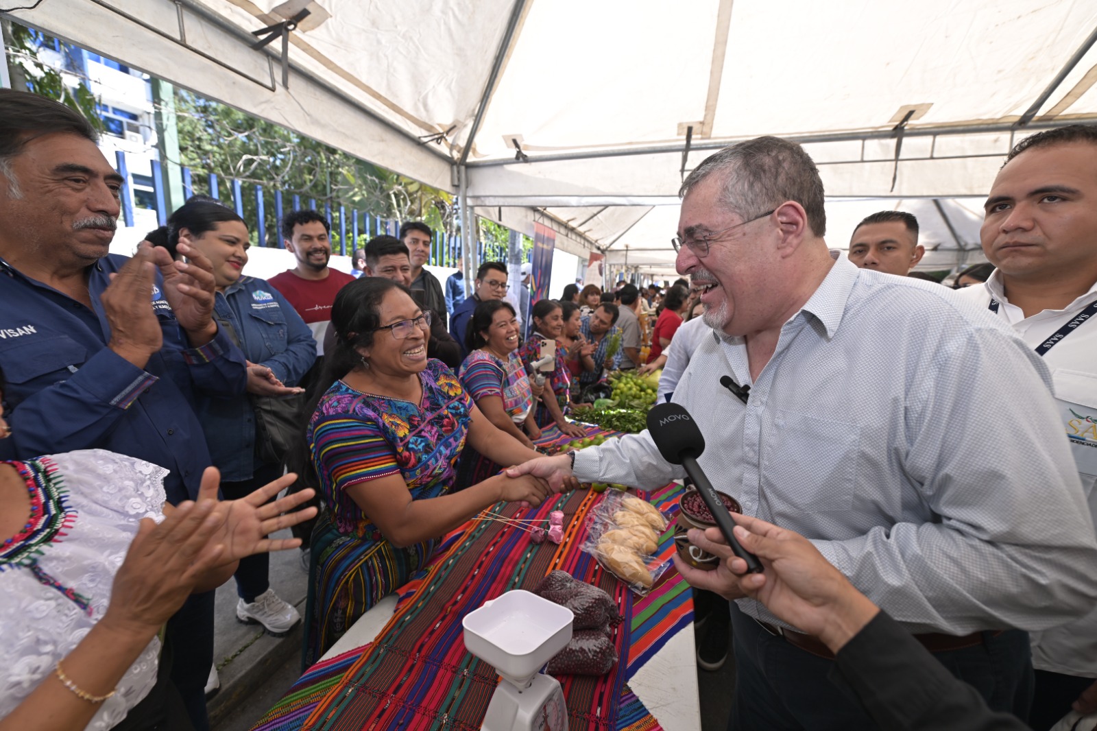 Presidente y vicepresidenta inauguran la Feria del Agricultor