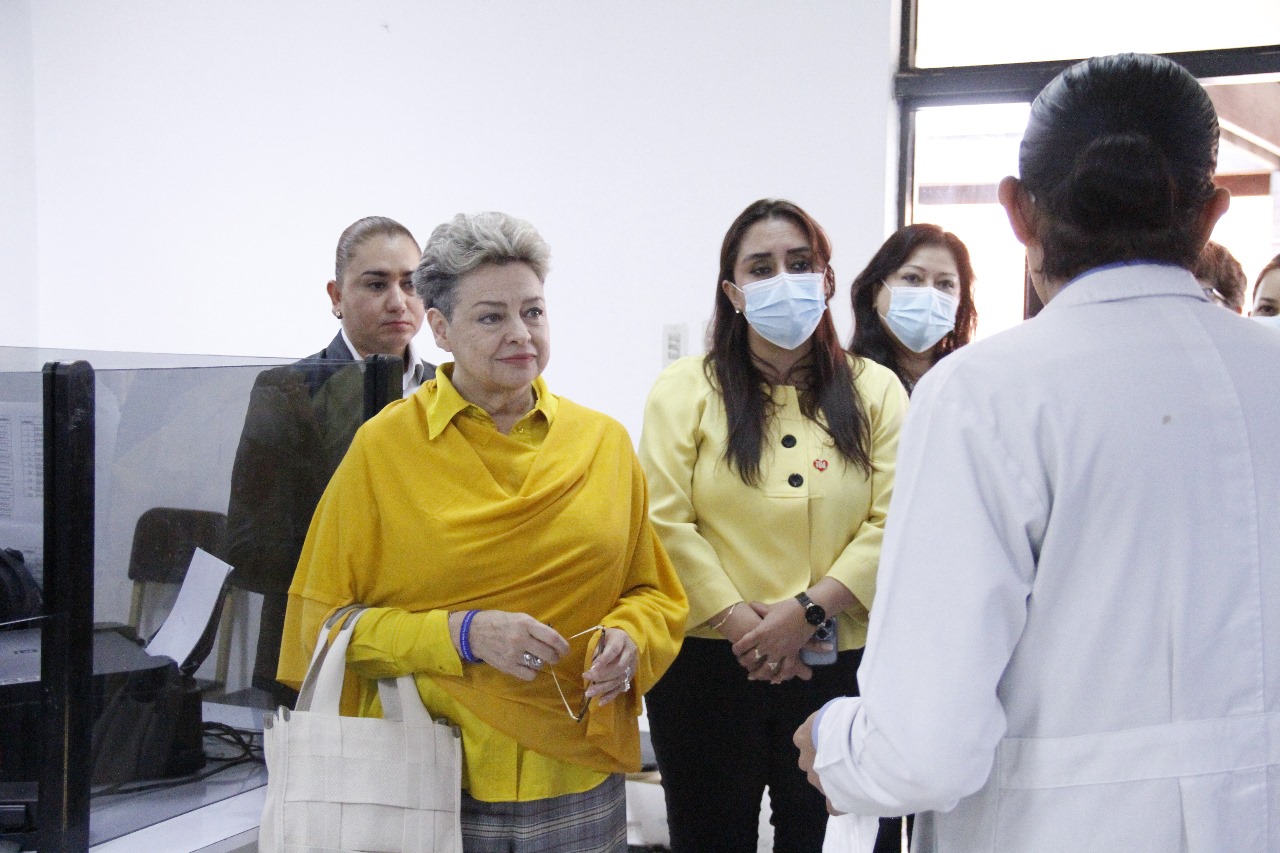 La primera dama de la Nación, Lucrecia Peinado, se reunió con directivos de Fundabiem para gestionar apoyo para las personas con discapacidad. / Foto: SOSEP.