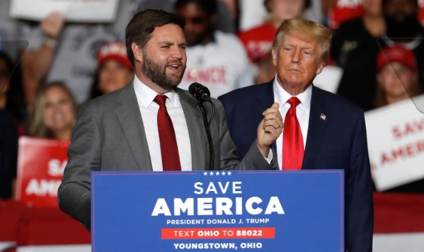 El expresidente Trump anuncia a D.J. Vance como su compañero de fórmula.