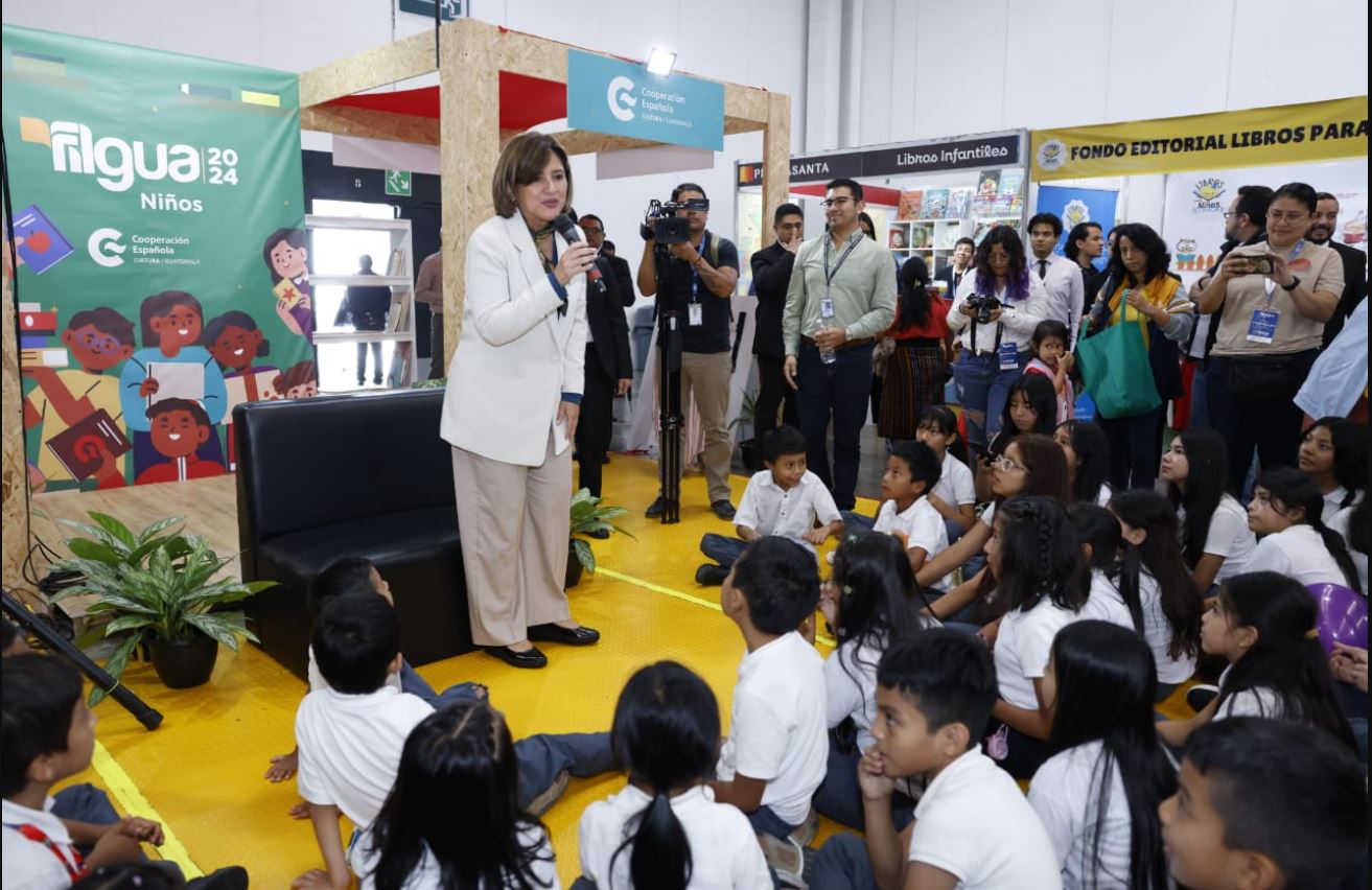 Vicepresidenta incentiva la lectura en niños, niñas y adolescentes guatemaltecos. / Foto: DCA.