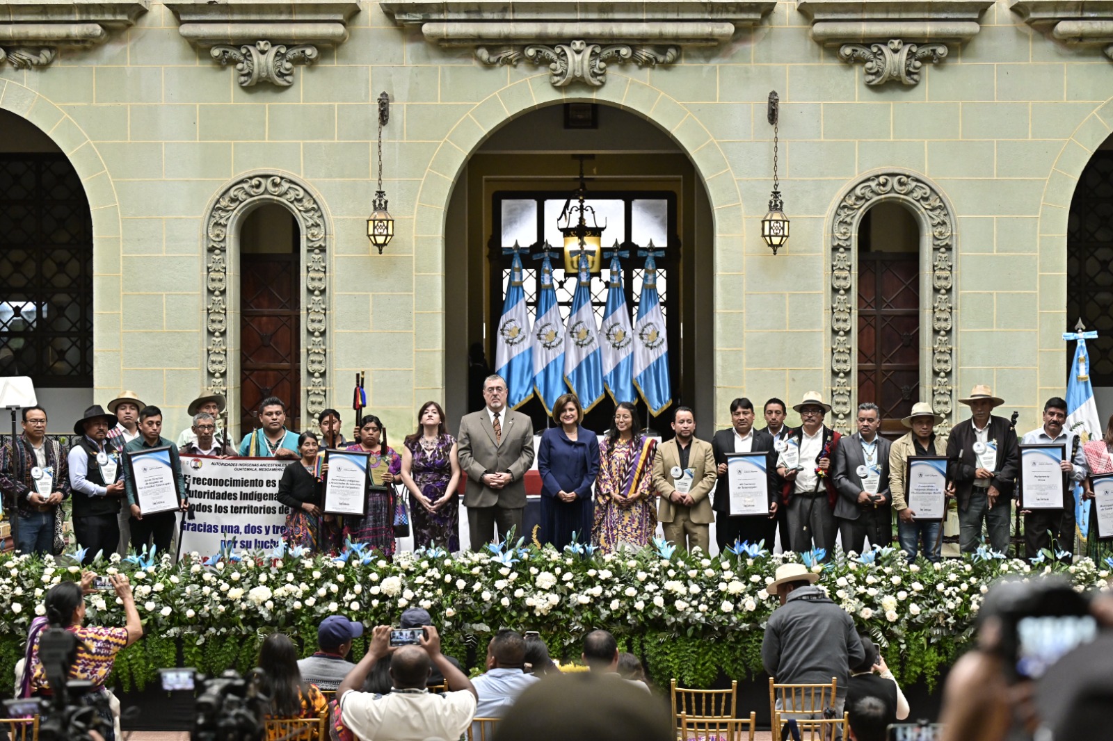 Gobierno condecora a 48 Cantones de Totonicapán con la Orden Nacional del Patrimonio Cultural