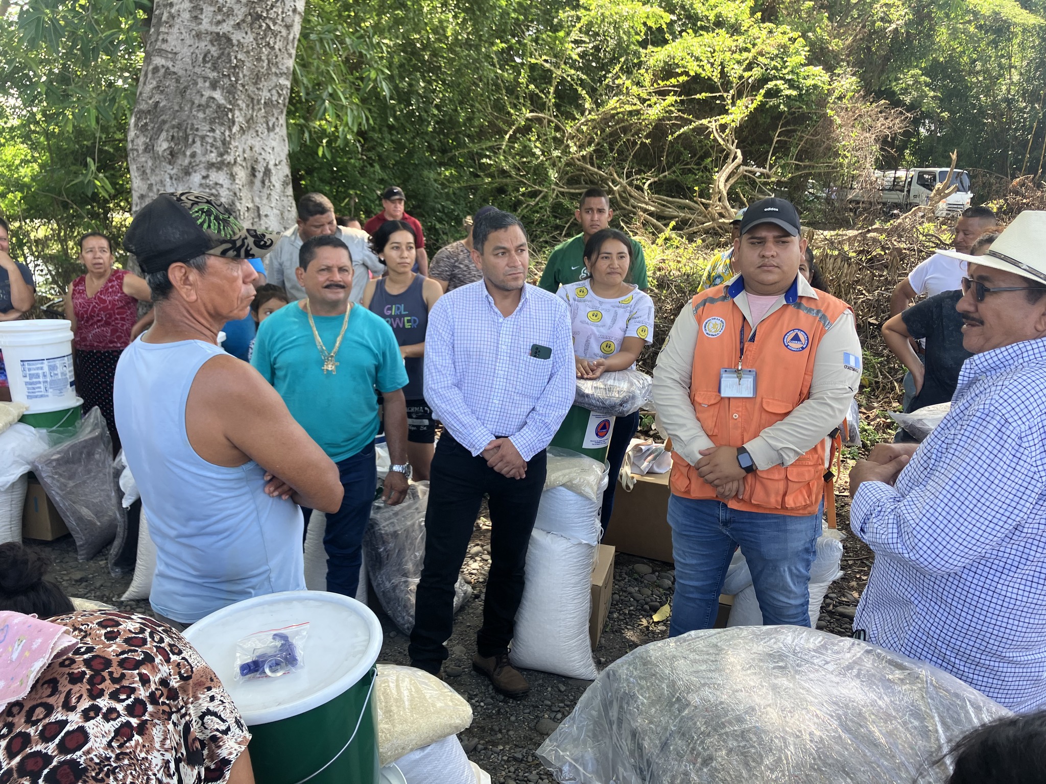 Entregan ayuda humanitaria a los afectados por inundaciones en Santa Rosa