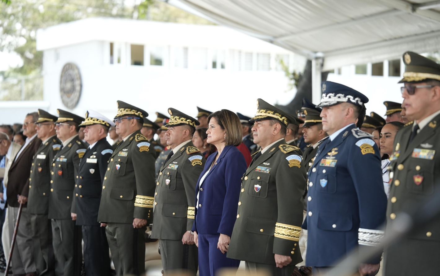 Vicepresidenta felicita y destaca la labor del Cuerpo de Ingenieros del Ejército de Guatemala