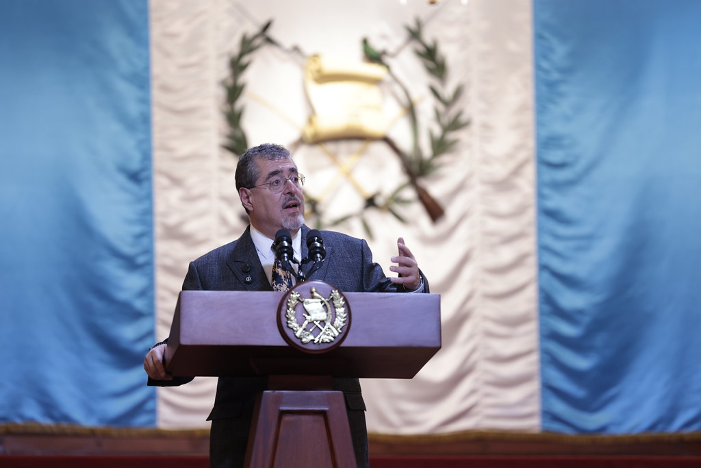 Presidente Bernardo Arévalo hace pública su declaración patrimonial