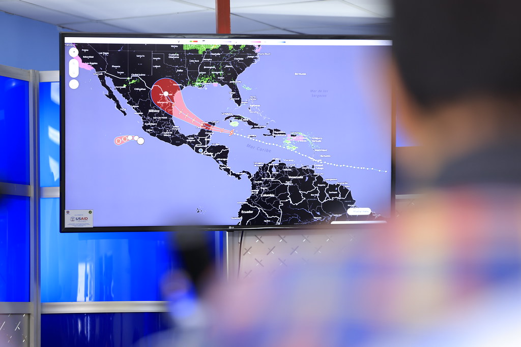 Huracán Beryl favorecerá al aumento de lluvias en las próximas horas
