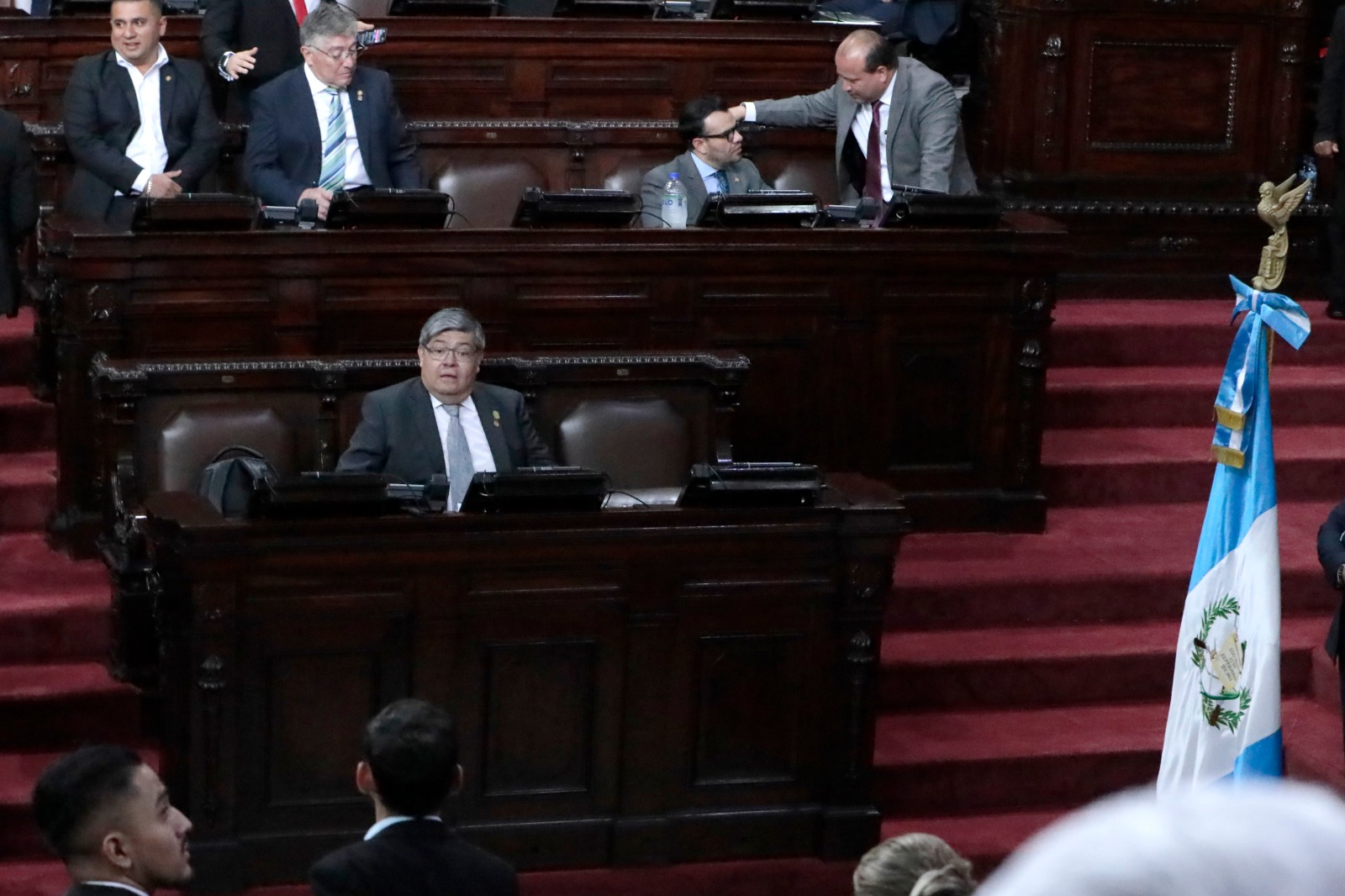 No hubo interpelaciones a ministros: Por falta de “quorum”, Congreso suspende sesión