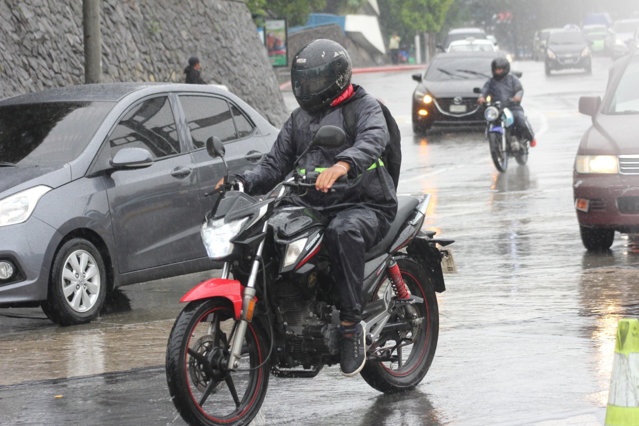 Conduzca con precaución durante temporada de lluvias. /Foto: IGSS.