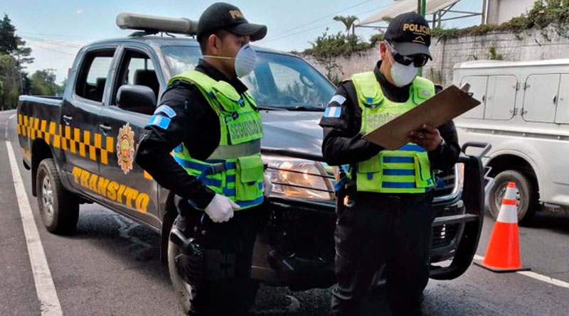Policía Nacional Civil advierte sobre multa por licencia vencida
