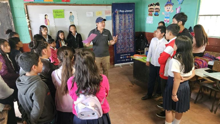 Desarrollan feria educativa para prevenir embarazos en adolescentes en Jalapa