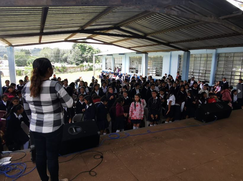 Promueven feria educativa “Tú vales y eres importante” en Jalapa