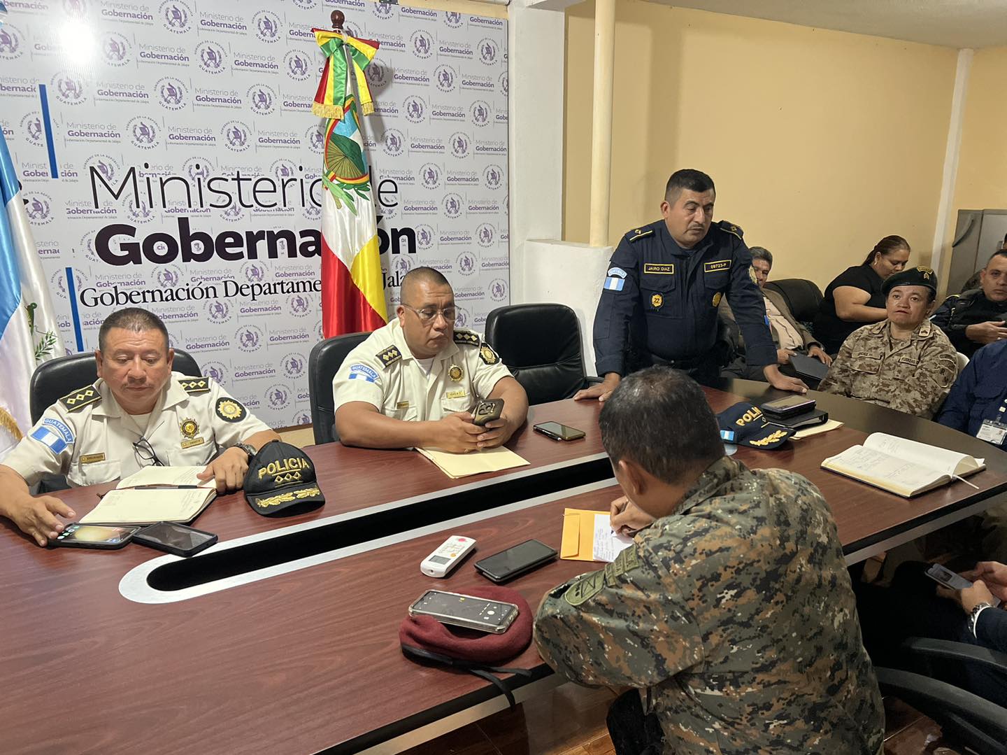 Reunión de la Mesa de Seguridad para combatir la criminalidad y reducir la violencia en Jalapa