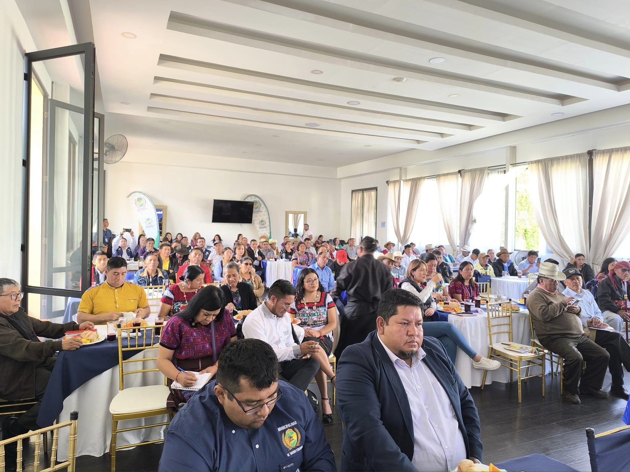 Simposio Desarrollo Económico de los Pueblos Indígenas: Retos y Desafíos