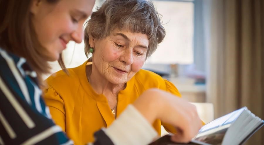 Generan neuronas a partir de células de la piel para estudiar el alzhéimer