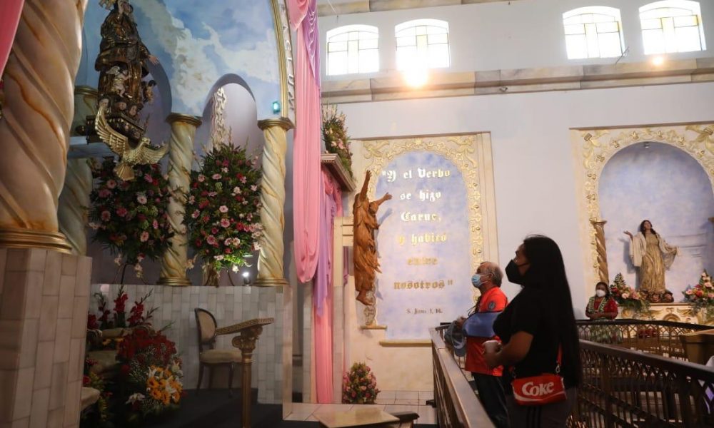 Altar mayor de la iglesia de La Asunción, en la capital de Guatemala. / Foto: DCA.