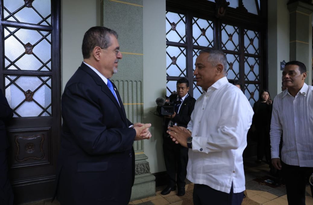 Presidente Arévalo recibe al primer ministro de Belice, John Briceño