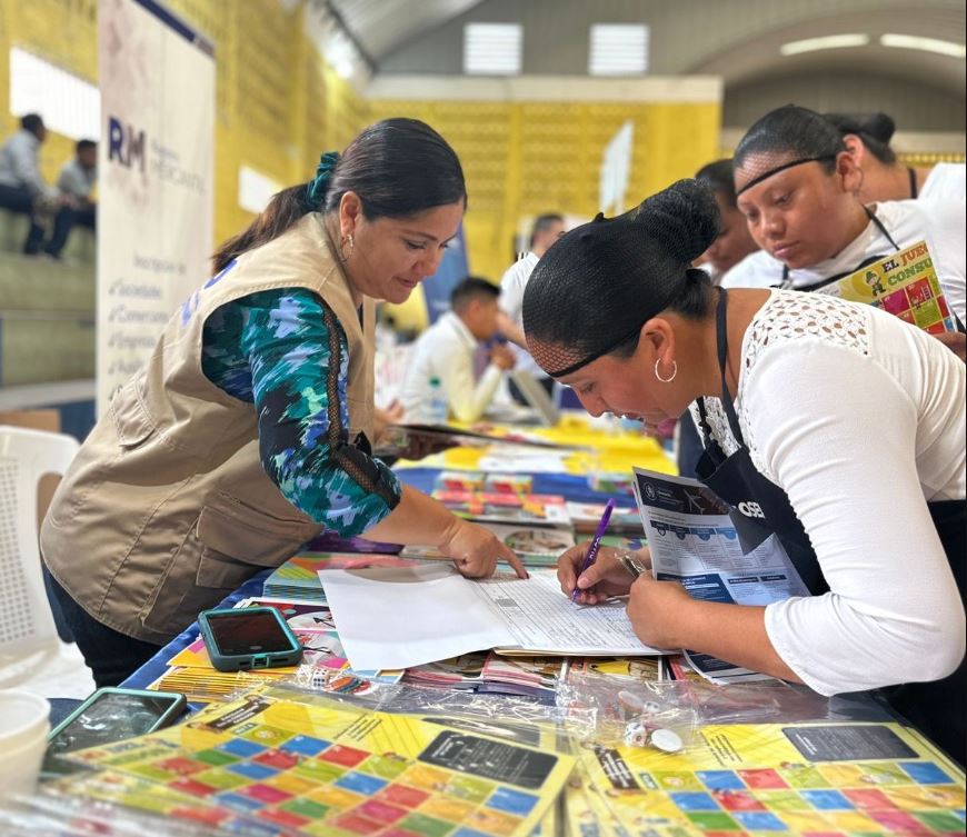 Feria de Oportunidades beneficia a jóvenes Izabal