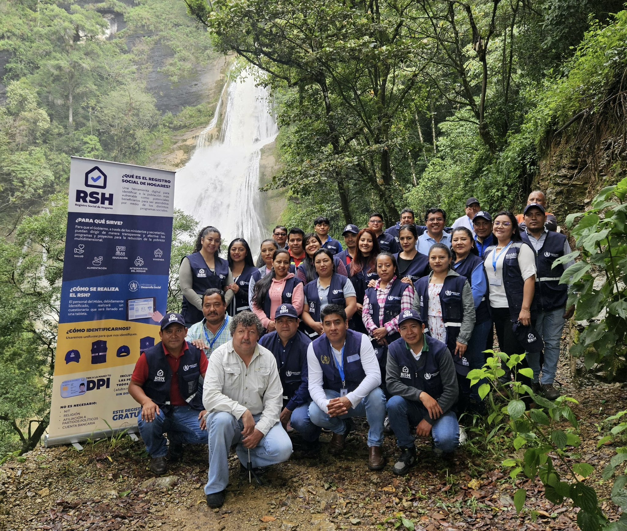 Personal del Mides ha llegado a diversos ricones del país como parte del Registro Social de Hogares. /Foto: Mides.