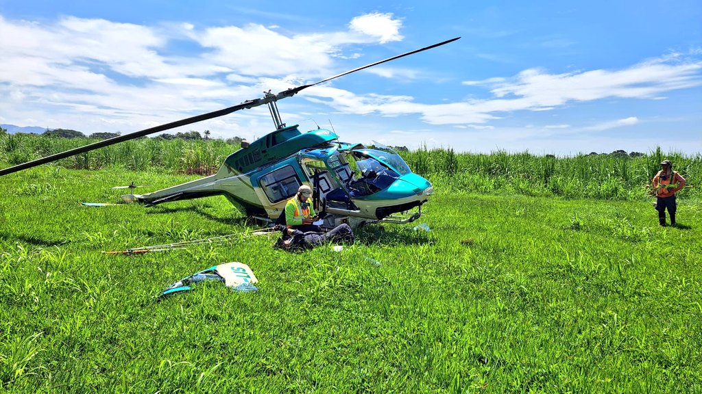 El helicóptero sobrevolaba el ingenio Pantaleón. /Foto: DGAC.