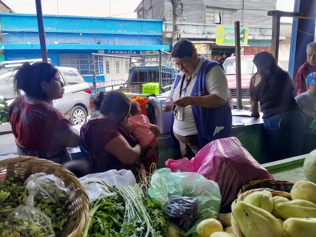 Vacunación contra la polio y sarampión llega a la zona 3 capitalina