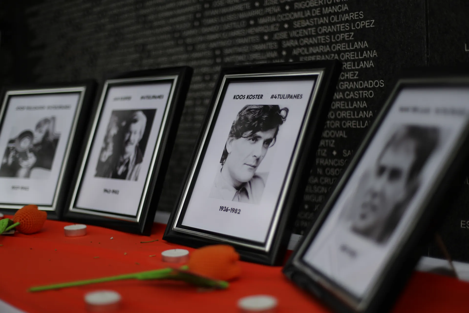 Periodistas holandeses asesinados en El Salvador durante el conflicto armado. / Foto: EFE.