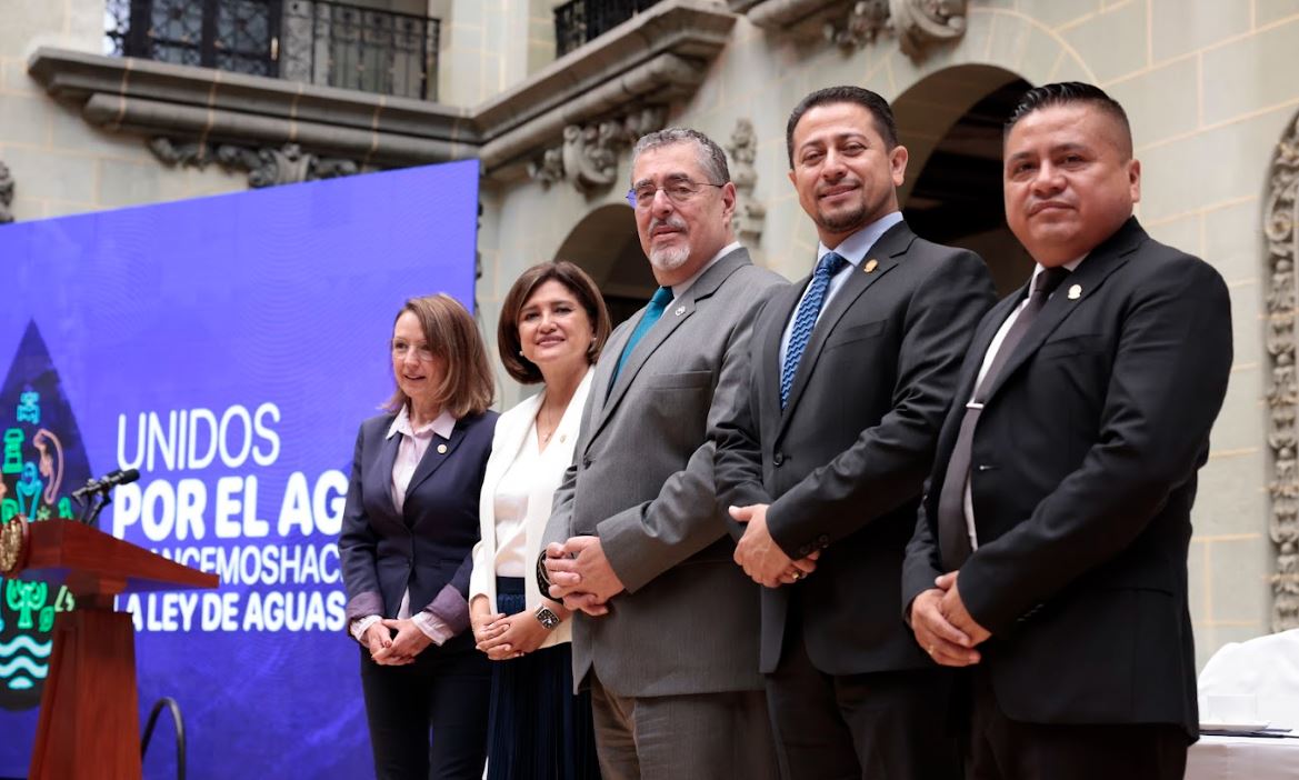 Presidente: La iniciativa de la Ley de Aguas es un proyecto de beneficio para los guatemaltecos