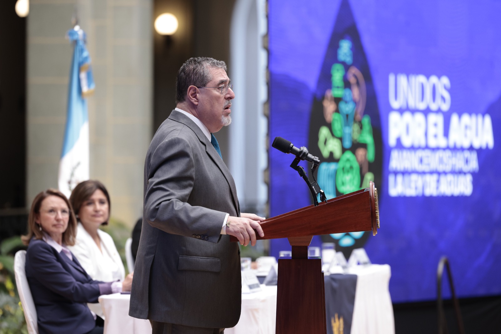 Han presentado 30 iniciativas de ley de aguas