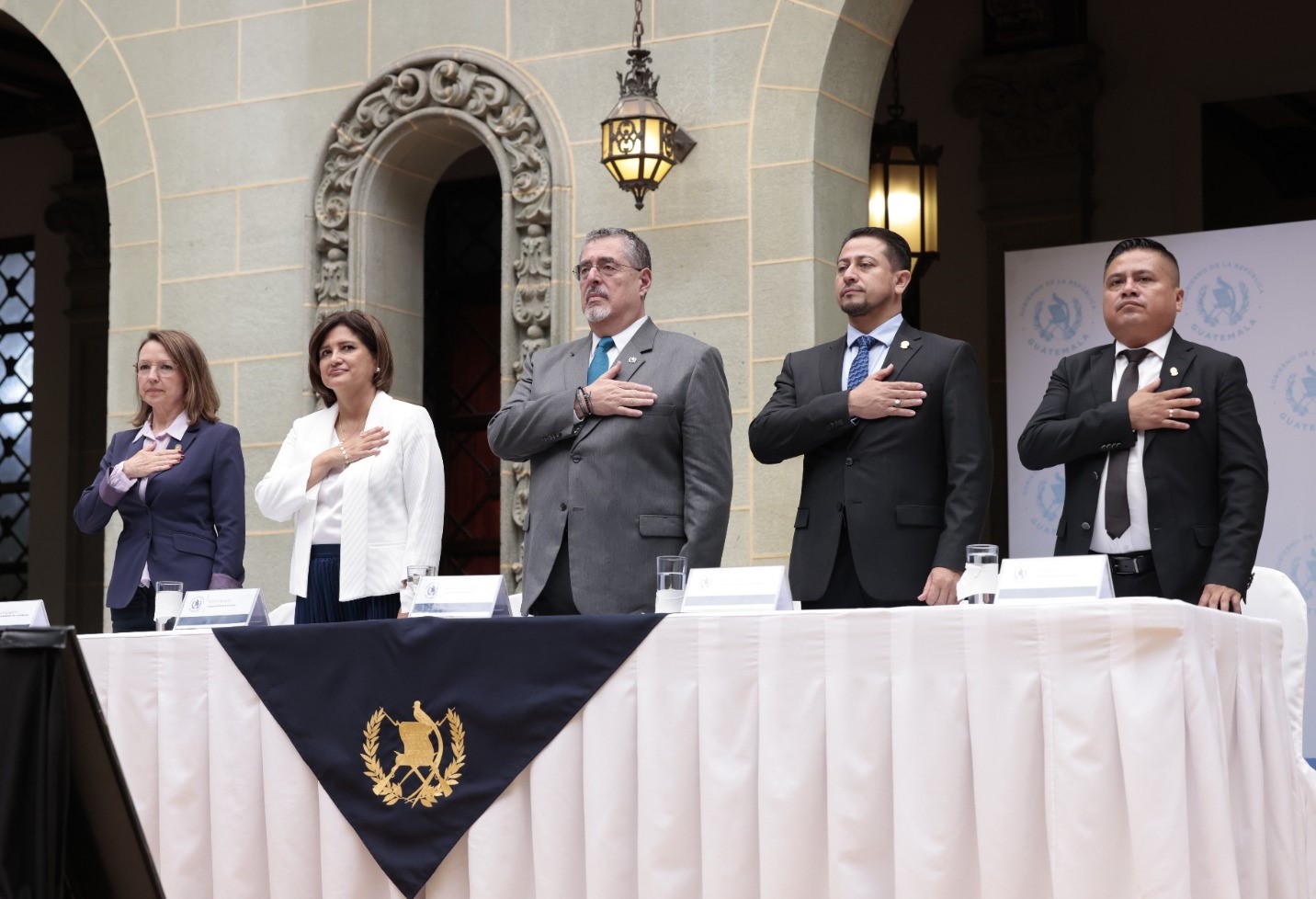 Nery Ramos, presidente del Congreso, se compromete a promover la ley del agua