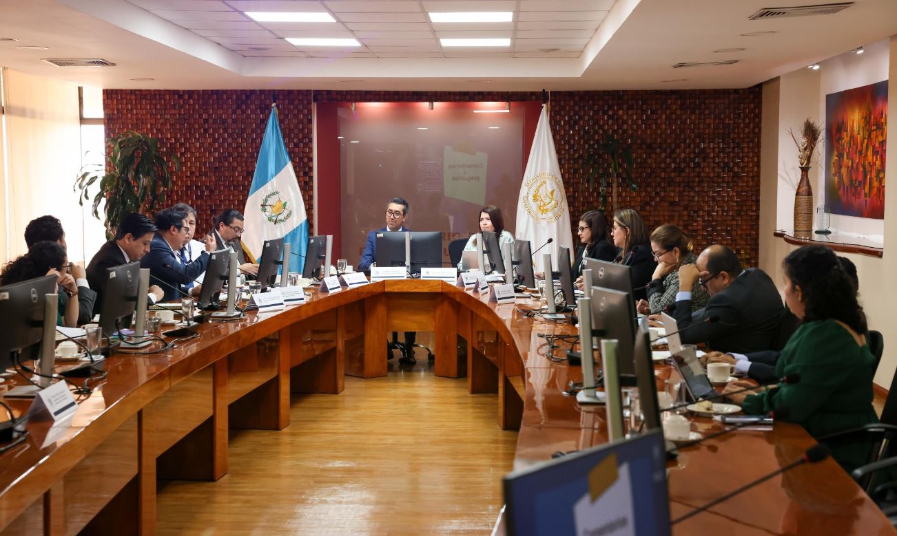Primera reunión del Comité Nacional de Modernización del Organismo Ejecutivo. / Foto: Minfin.