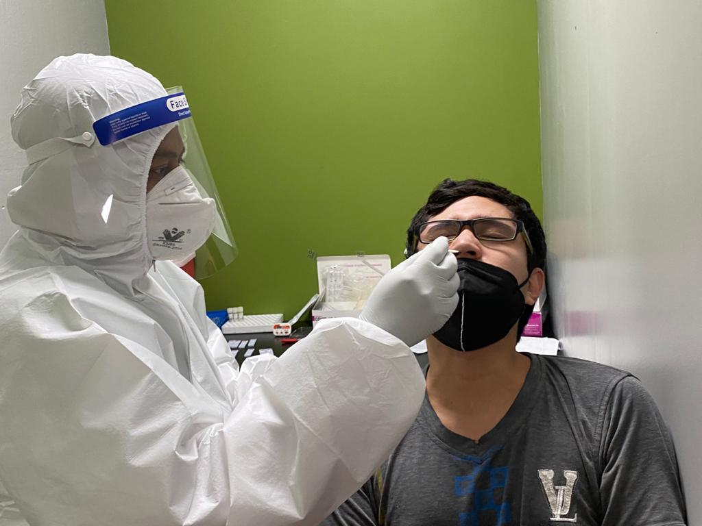 Salud ofrece distintos puestos para hisopados en prevención del COVID-19. /Foto: IGSS.