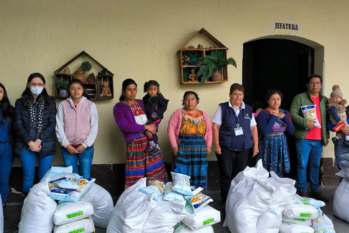 Instituciones de Gobierno continúan apoyando a familias vulnerables con alimentos